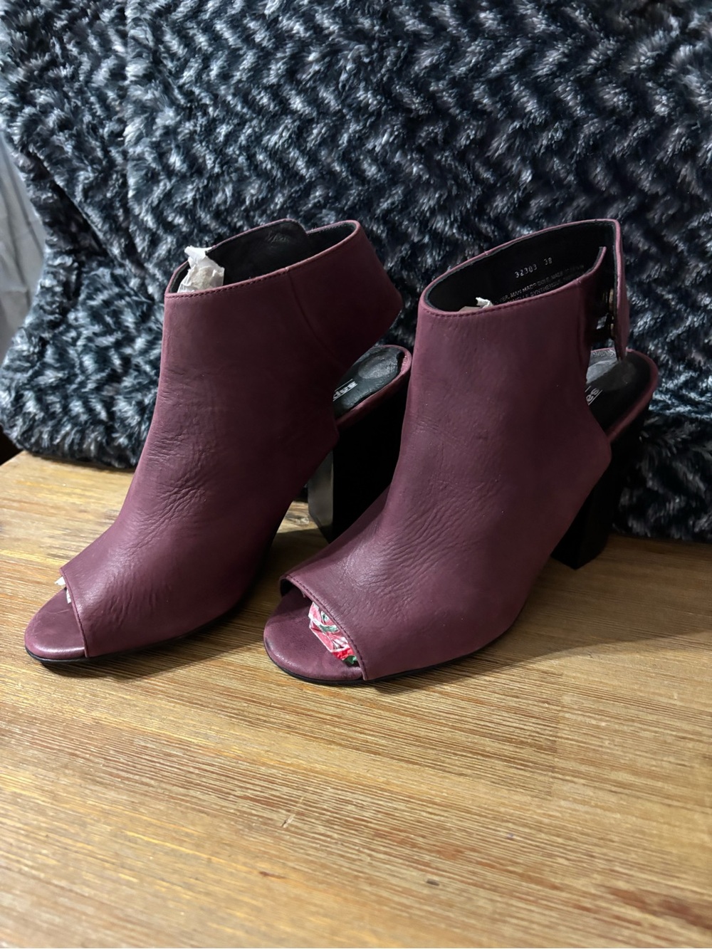 Sapena Made in Spain Open-Toe Block Heel Booties in Wine sz 38 / 7.5